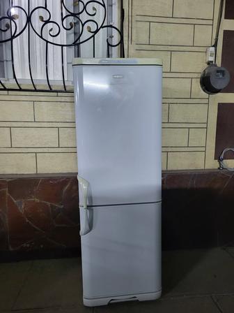 Холодильник Бирюса