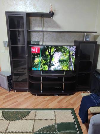 Продам телевизорную тумбу