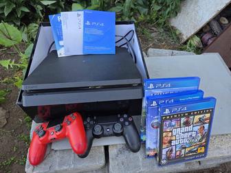 Продам PS 4 полный комплект и диски.