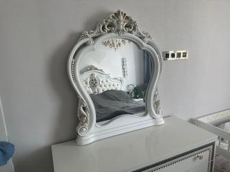 Комод с зеркалом