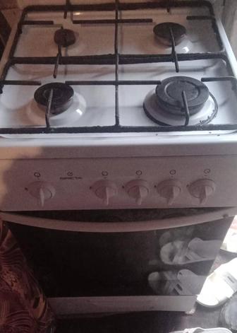 Продам газ плиту в хорошем состоянии с большим газовым баллоном