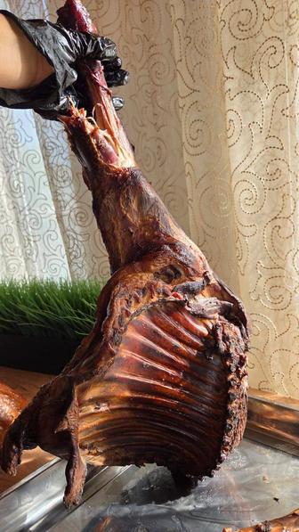 Баранья нога горячего копчения всегда в наличии.