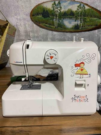Продам швейную машину