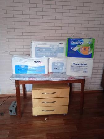 Продам памперсы, пеленки гигиенические.