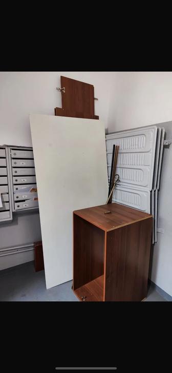 Бесплатно отдам шкаф