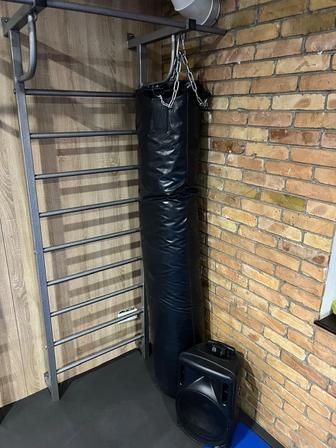 Продам боксерскую грушу
