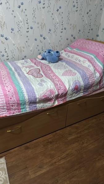 Дарю кровать подростковая