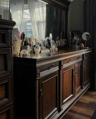 Комод с зеркалом