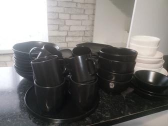 Посуду продаю черный и белый