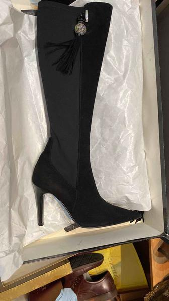 Продам женские сапоги