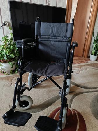 Продается инвалидная коляска новая