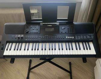 Синтезатор YAMAHA PSR-E453. Отличное состояние