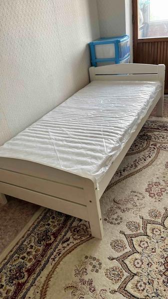 Кровать