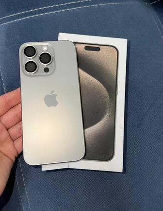 iPhone 15 Pro 256 GB. Цвет Natural titanium.
