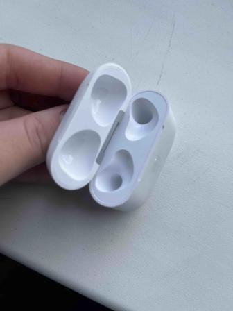 Продам чехол от Air pods pro