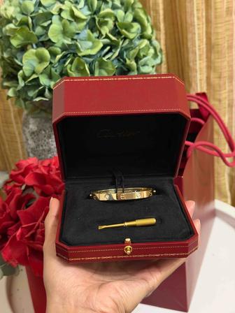 Золотой браслет Cartier love 750 с бриллиантами широкий вид