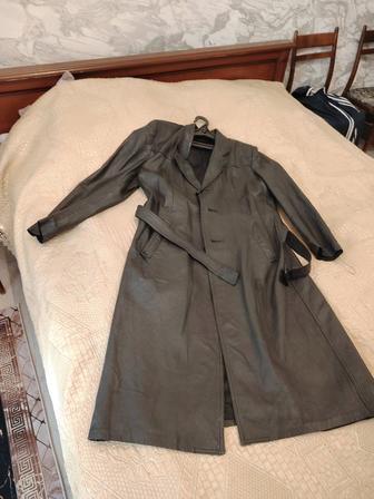 Продам плащ мужской чисто кожаный продам размер 46 48