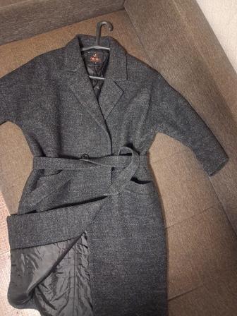Продам пальто женское