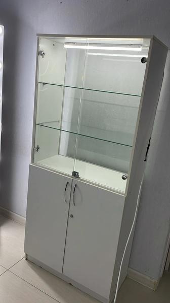 Продам витрину с подсветкой