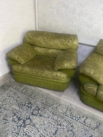 продам диван и 2 кресла