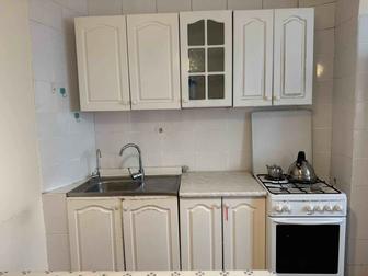 Мебель кухонный гарнитур, письменный стол.