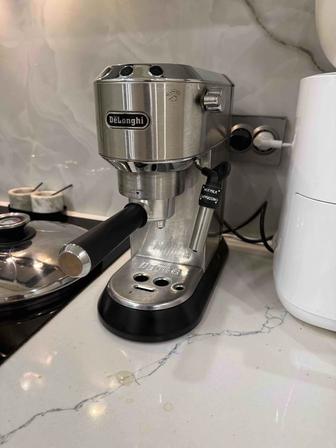 Delonghi кофемашина