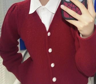 Продам красную кофту