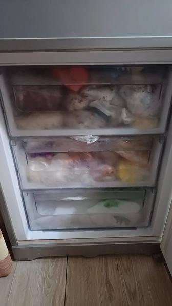 Продам холодильник