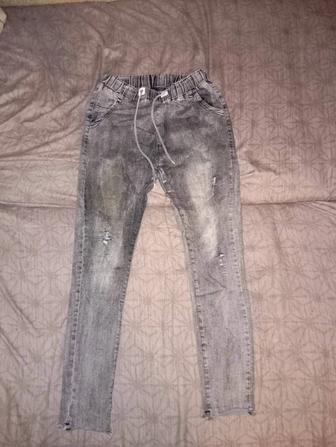 Джинсы