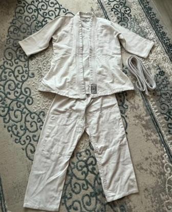 Продам кимоно на 8-10 лет