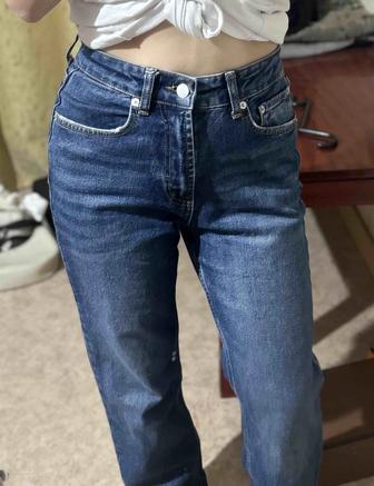 Джинсы