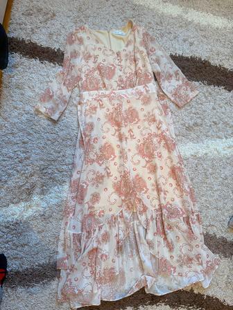 платье нежное продам