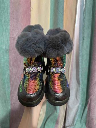 Продаю детские сапоги