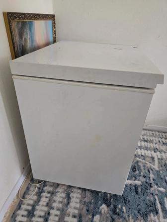 Продам морозильник