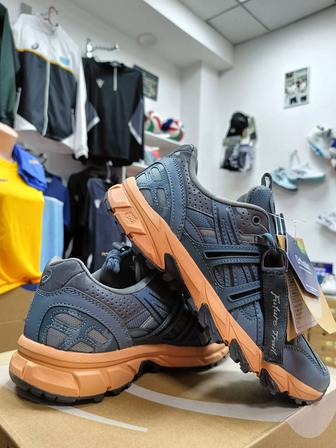 Кроссовки асикс asics