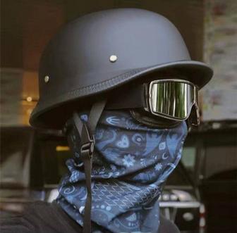 Мотокаска байкерская с защитными очками для езды и путешествий