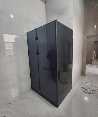 Стеклянные душевые перегородки