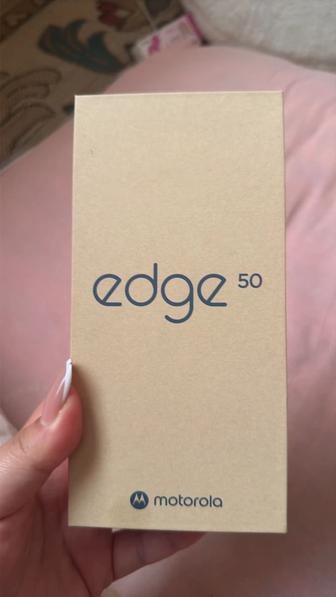 Смартфон Motorola edge 50