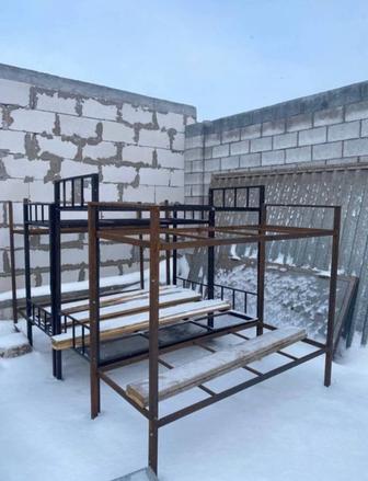 Двухярусная кровать железная