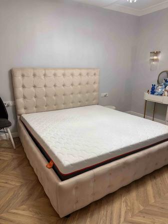 Продам двуспальную кровать 180х200