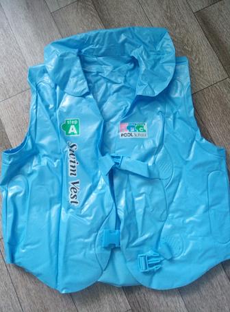 Продам спасательный жилет.
