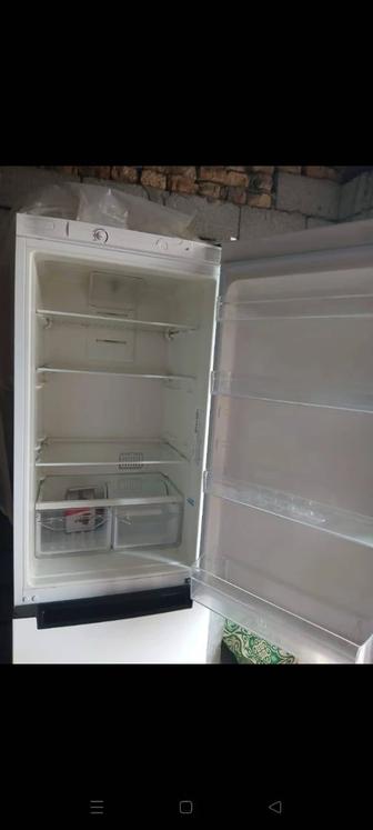Продам холодильник срочно! Почти новый! Пользовались 2-3 месяца!