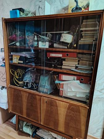 Продам сервант бу