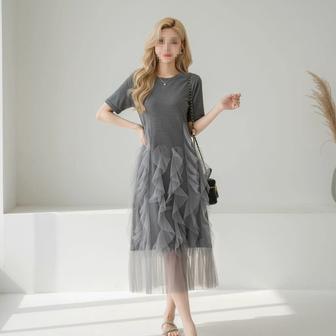 Продаим стильное платье, серое