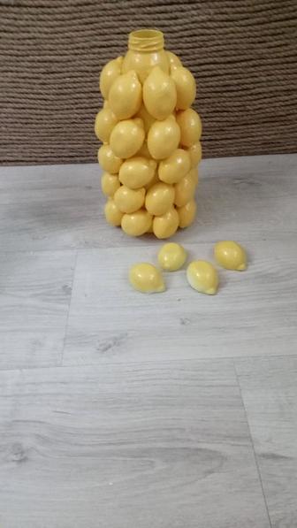 Ваза с лимонами ручной работы