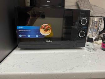 Микроволновка Midea