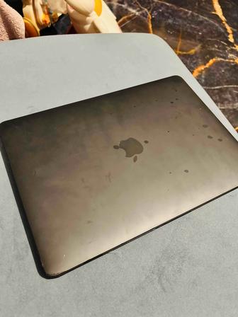 MacBook