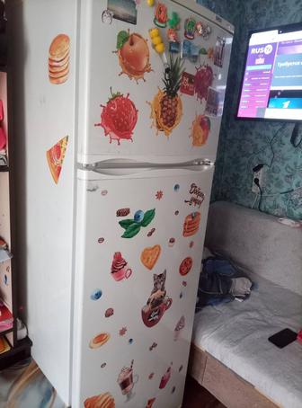 Продам холодильник