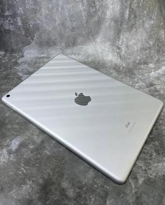 Планшет Apple iPad