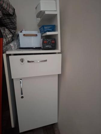 Продам маникюрный стол